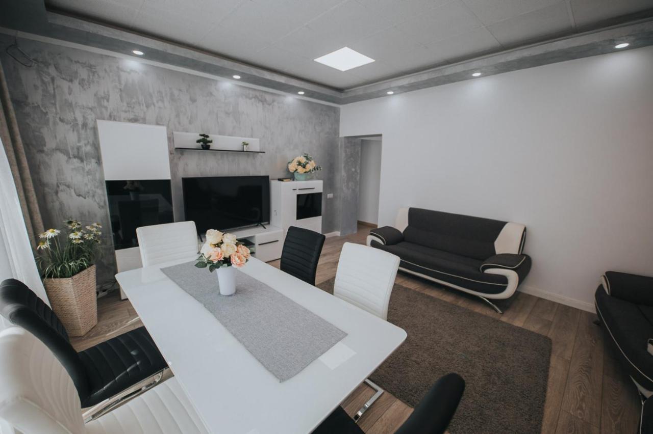 Endlich Zuhause Hotel Nagyszeben Kültér fotó